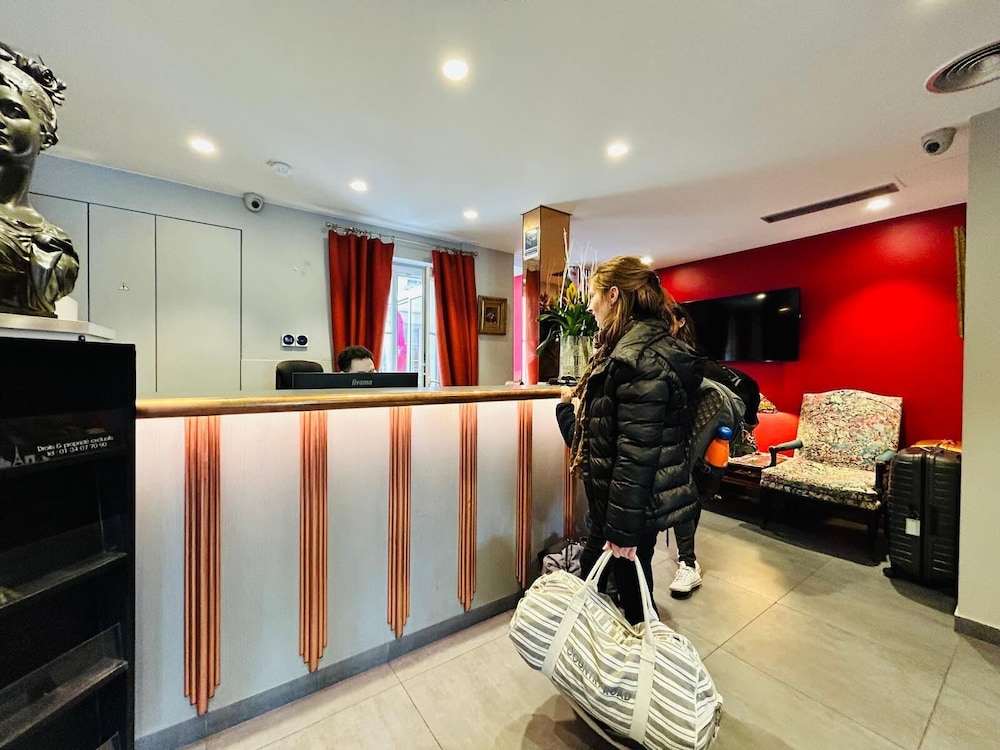 Agate Hotel 6/49