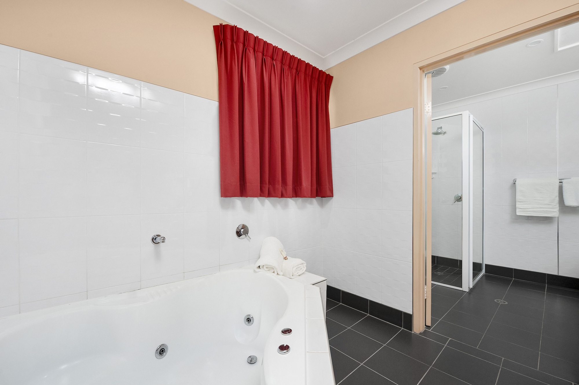 Spa, King Bed