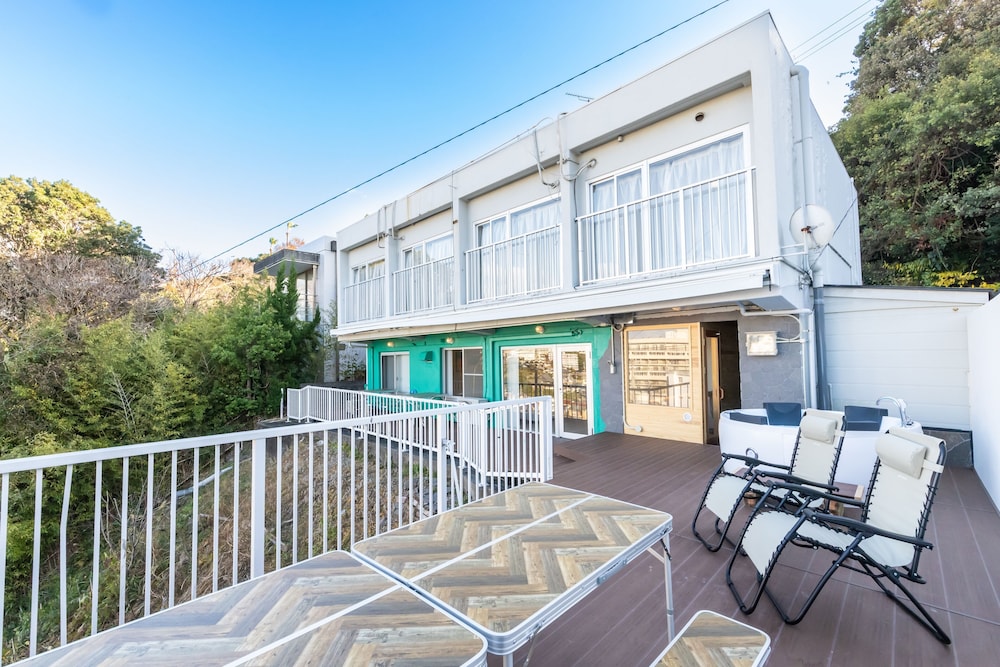 White Beach House 3/44