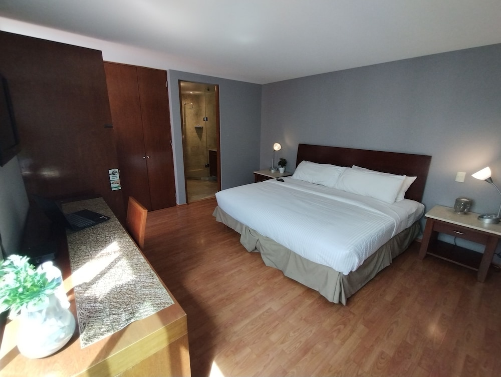 Residence L Heritage Aristoteles 140 By Bluebay Ex Suites Aristoteles 140 14/57