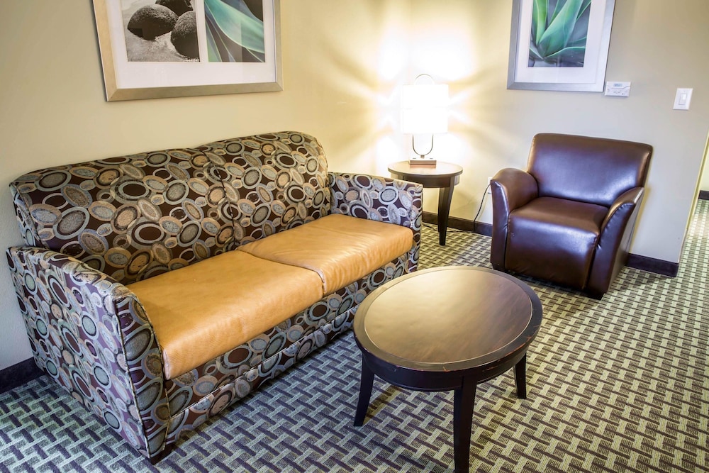 Comfort Suites New Bern near Cherry Point 43/65