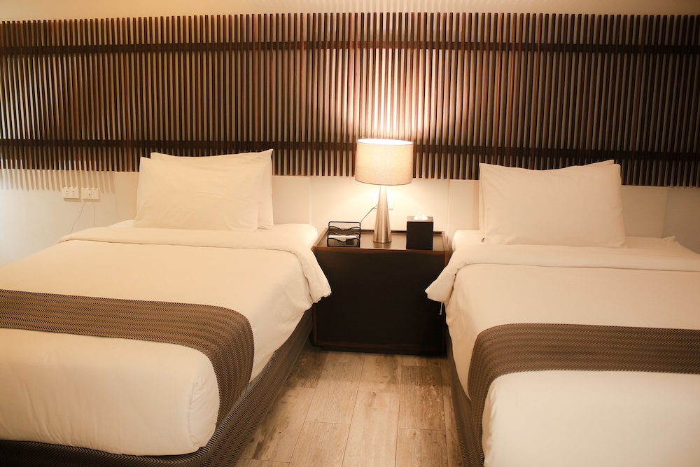 1A Express Hotel 17/40