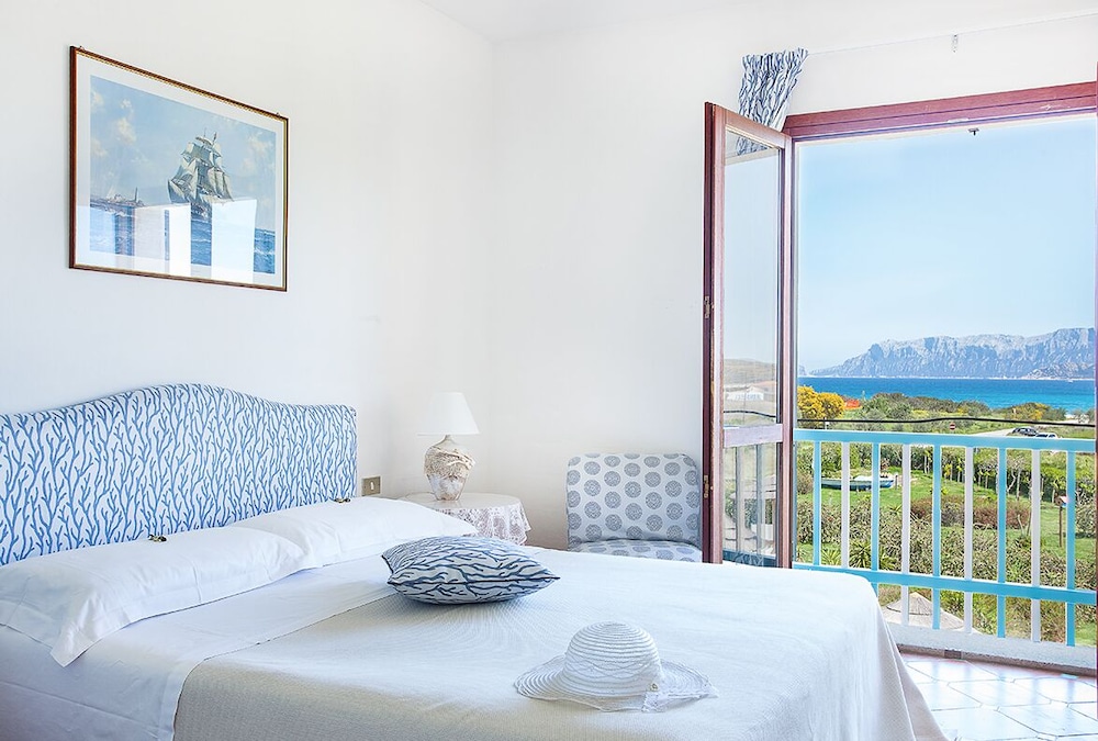 CLASSIC, DOUBLE BED, SEA VIEW