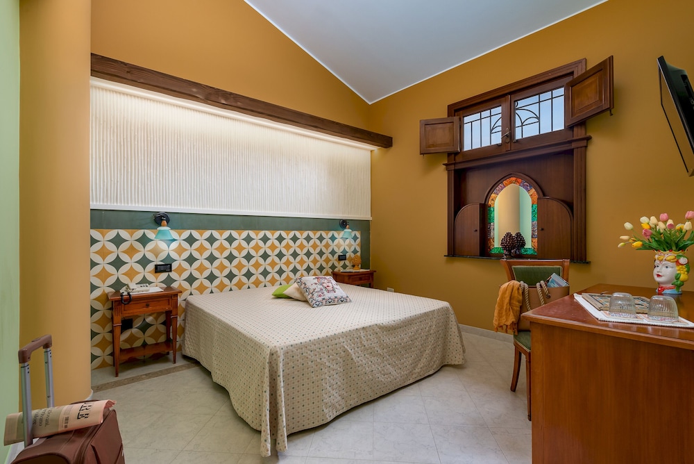 STANDARD, DOUBLE OR TWIN BED