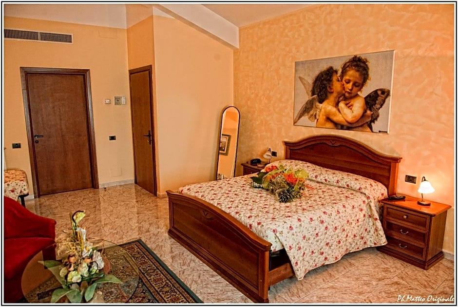Demy Hotel 36/49