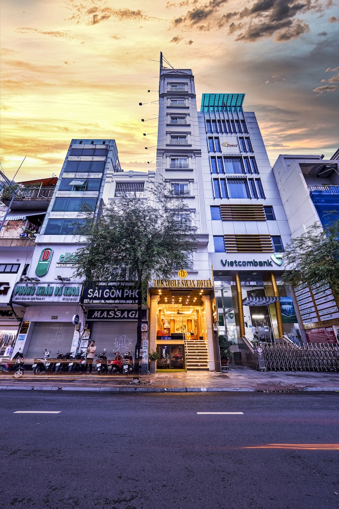 The Noble Swan Saigon 2/64