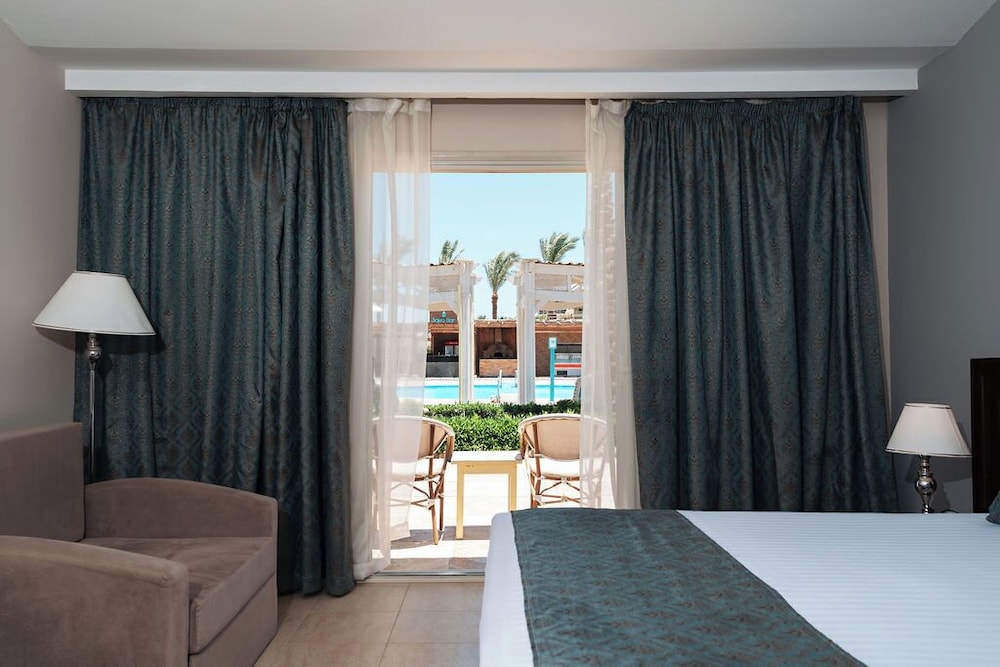 SUNRISE Serano Club Resort 59/61