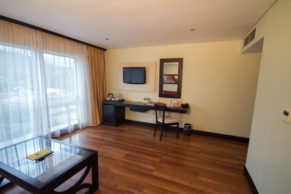 Mount Meru Hotel 44/72