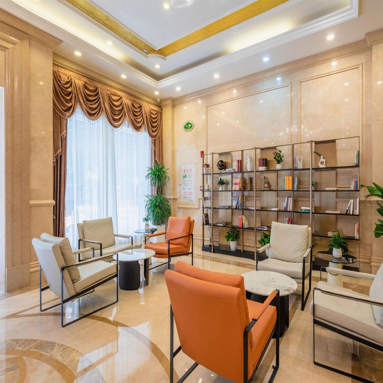 Vienna Hotel(Guangzhou North Railway Station Huaguoshan Subway Station Store) 25/45