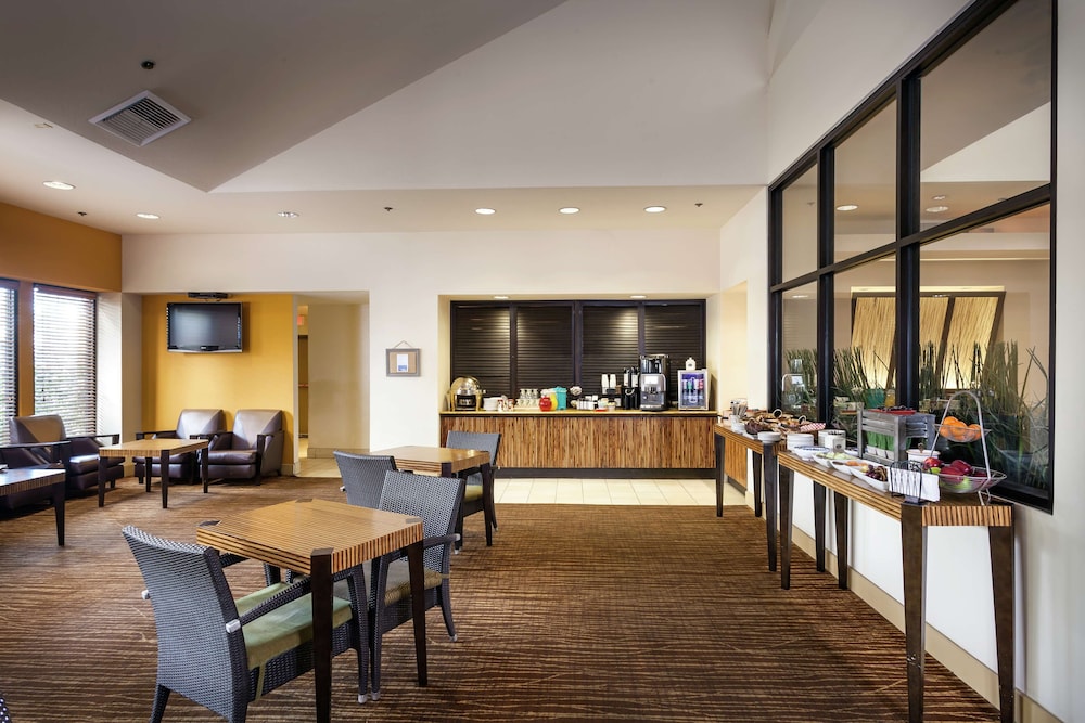 Hilton Stockton 42/51