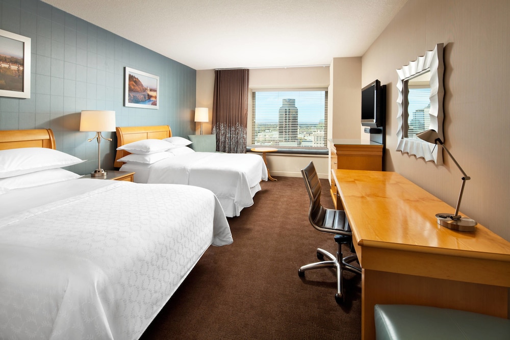 Sheraton Grand Sacramento 12/39