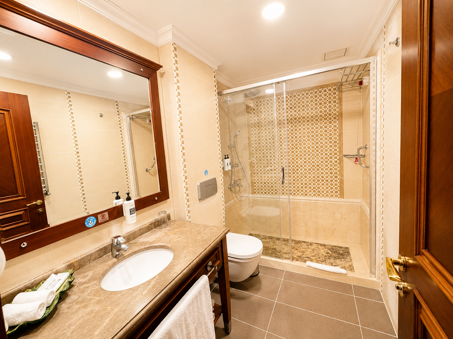 غرفة ديلوكس بسرير مزدوج، Glk Premier Regency Suites And Spa 5/5
