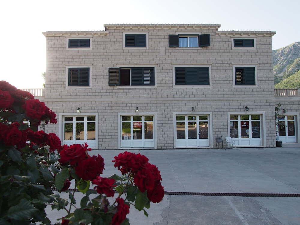 Apartments Dubelj 5/66