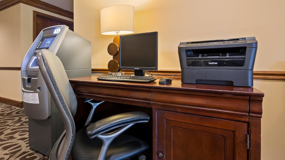 Best Western Louisville East Inn & Suites 34/38