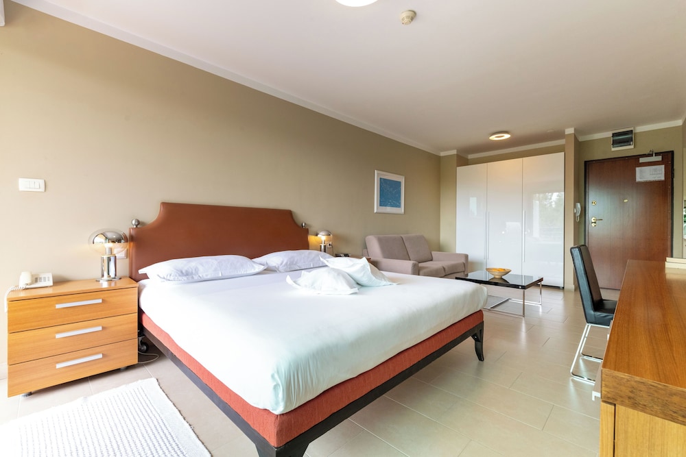 COMFORT, DOUBLE BED, BALCONY