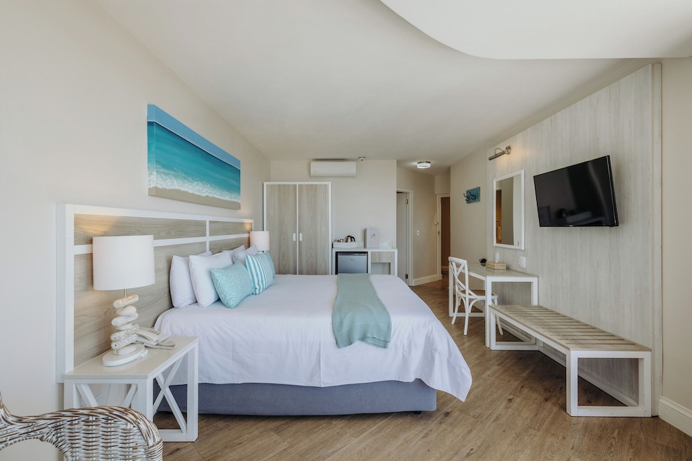 BAYVIEW HOTEL 24/75