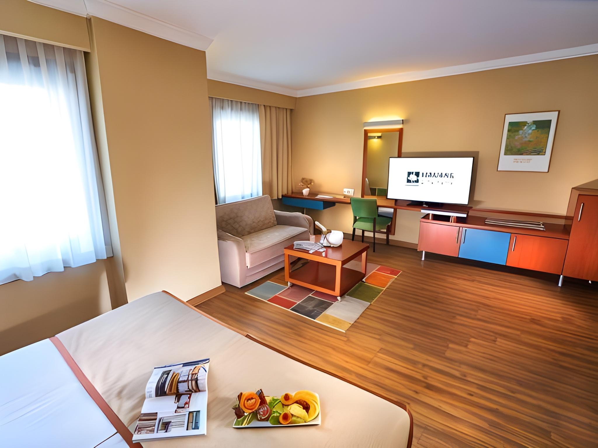 SUITE ROOM