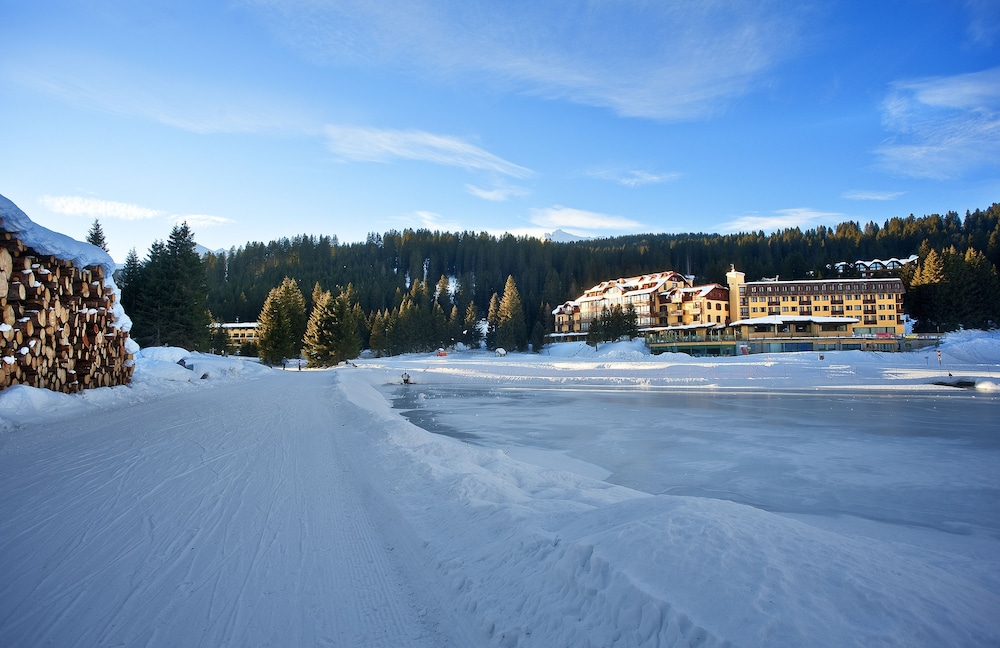 Th Madonna Di Campiglio Golf Hotel 70/74