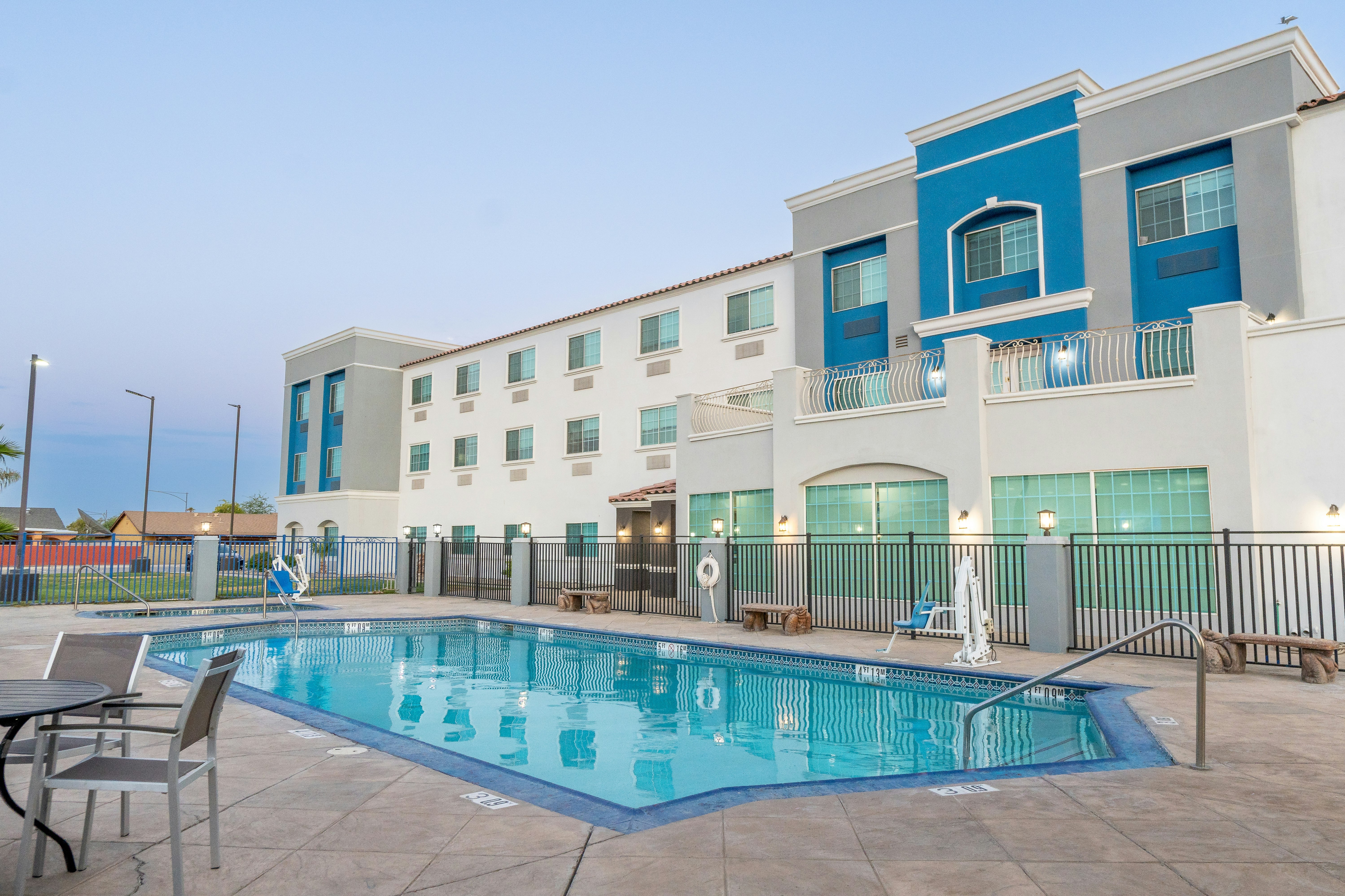 Holiday Inn Express Hotel And Suites el Centro 4/70