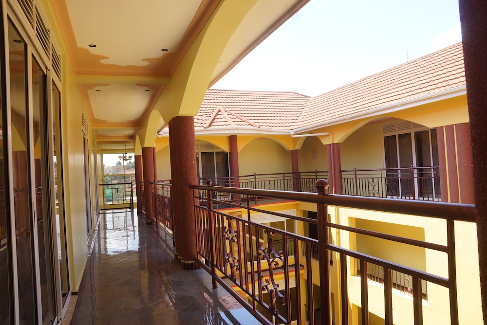 Oasis Top Hotel 10/32