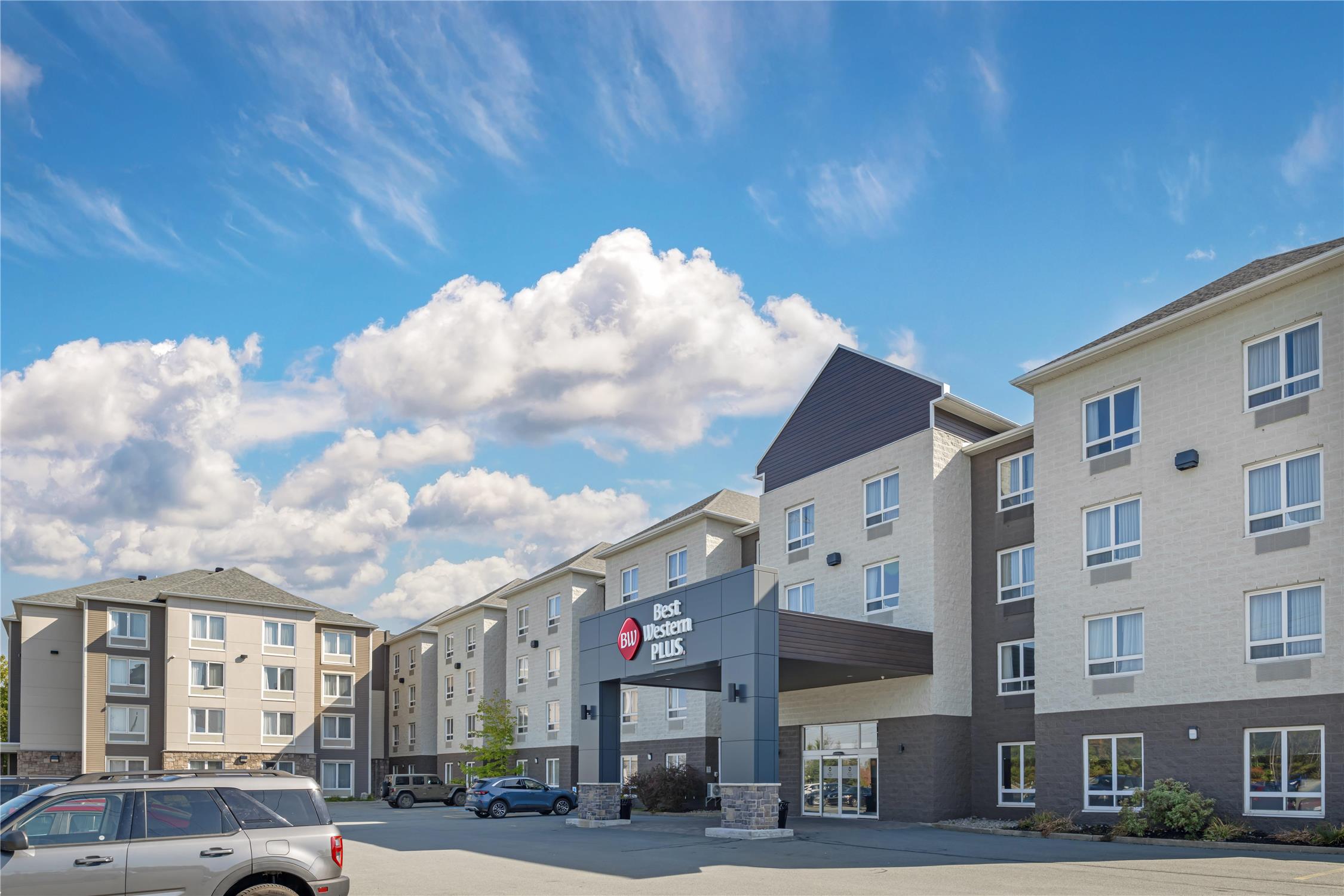 Best Western Plus Dartmouth Hotel Suites 39/42