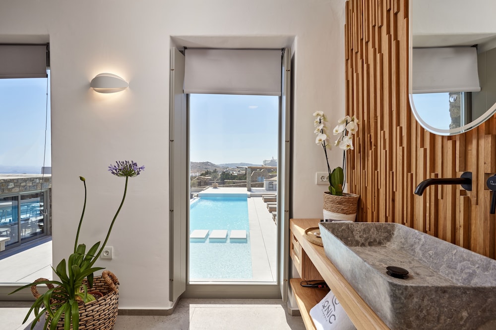 Ionic Suites 28/50