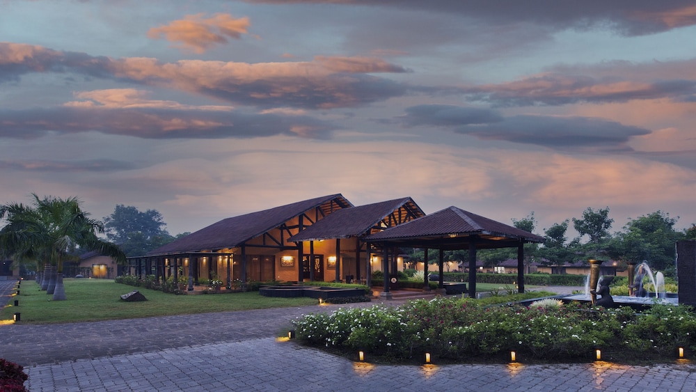 WelcomHeritage Tadoba Vanya Villas resort and Spa 4/61