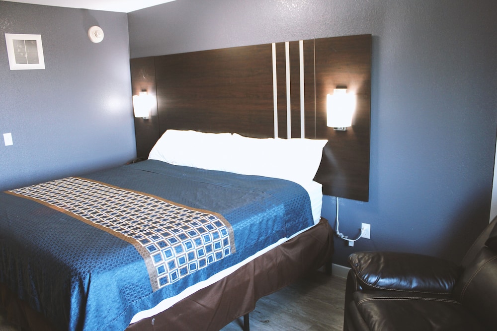 Coratel Inn & Suites Inver Grove Heights 12/32
