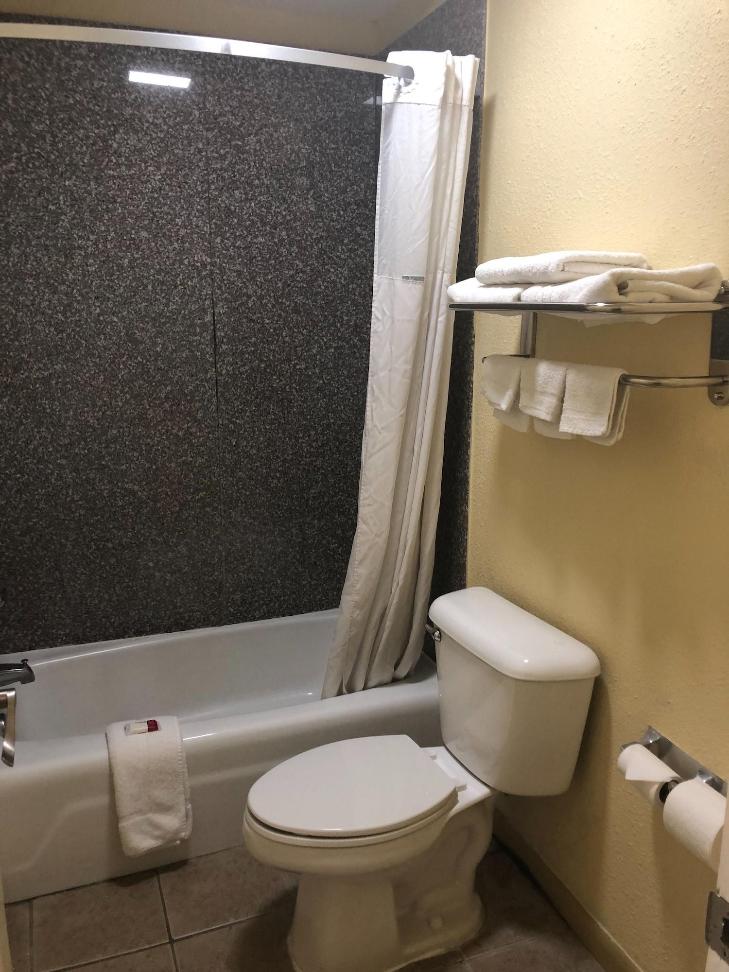 Days Inn By Wyndham Lake Charles 30/32