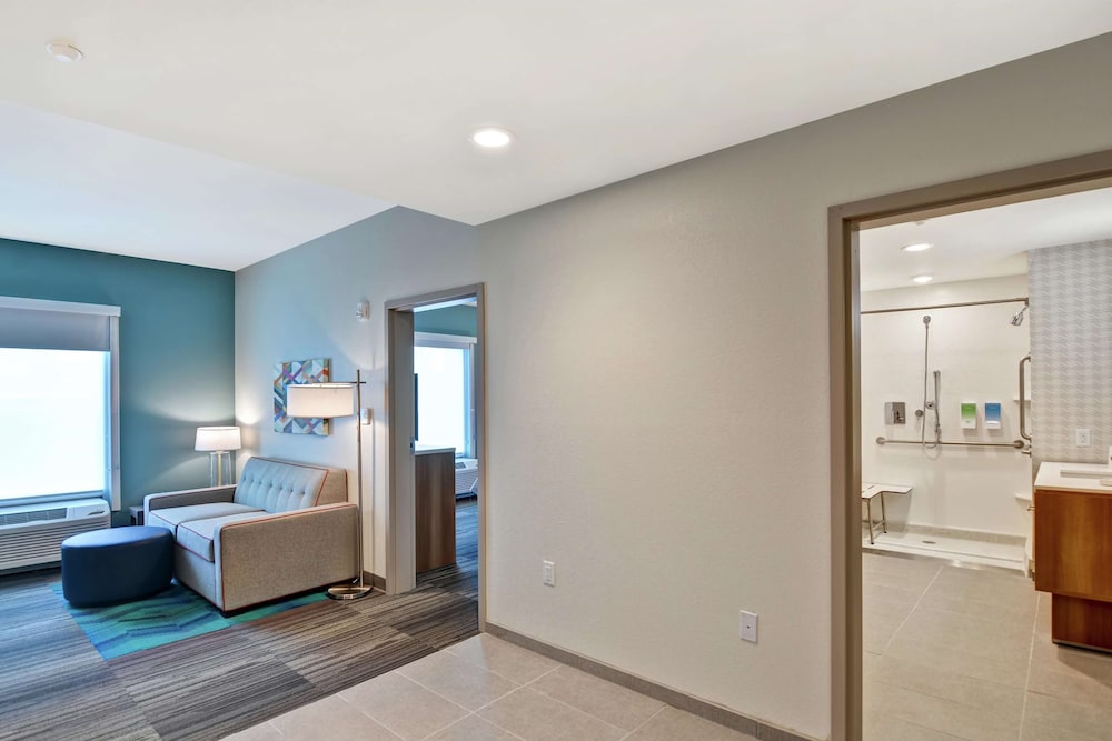 Home2 Suites By Hilton Daytona Beach Speedway Fl 39/56