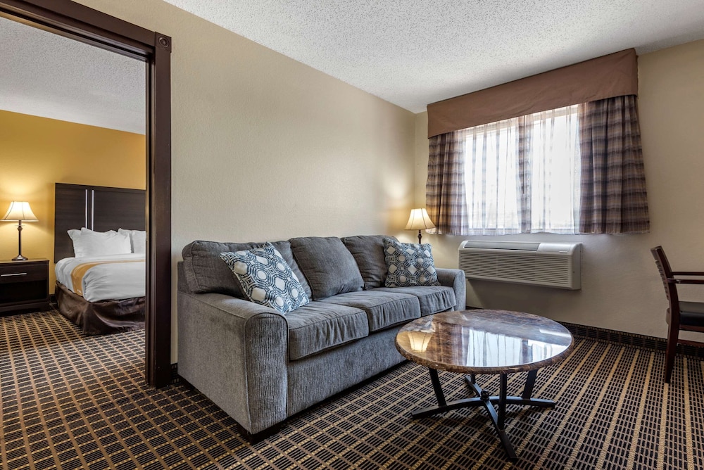 Quality Inn & Suites Warren PA 20/29