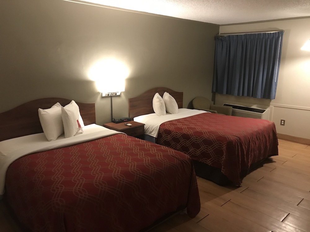 Econo Lodge Salina 14/38