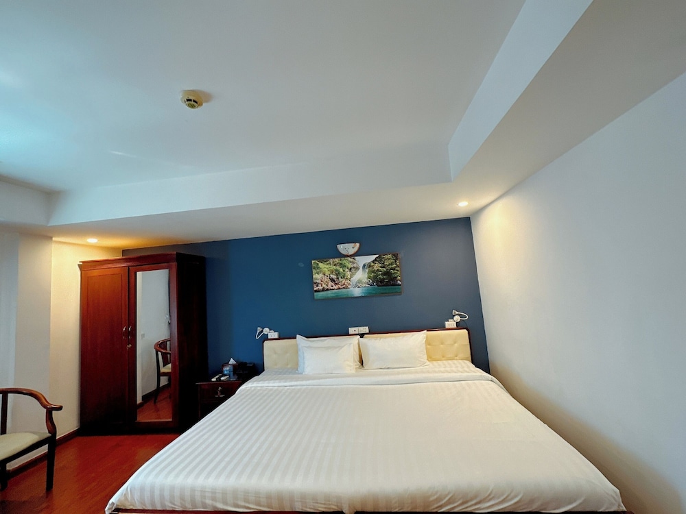 A25 Hotel - No. 137 Nguyen Du 28/69