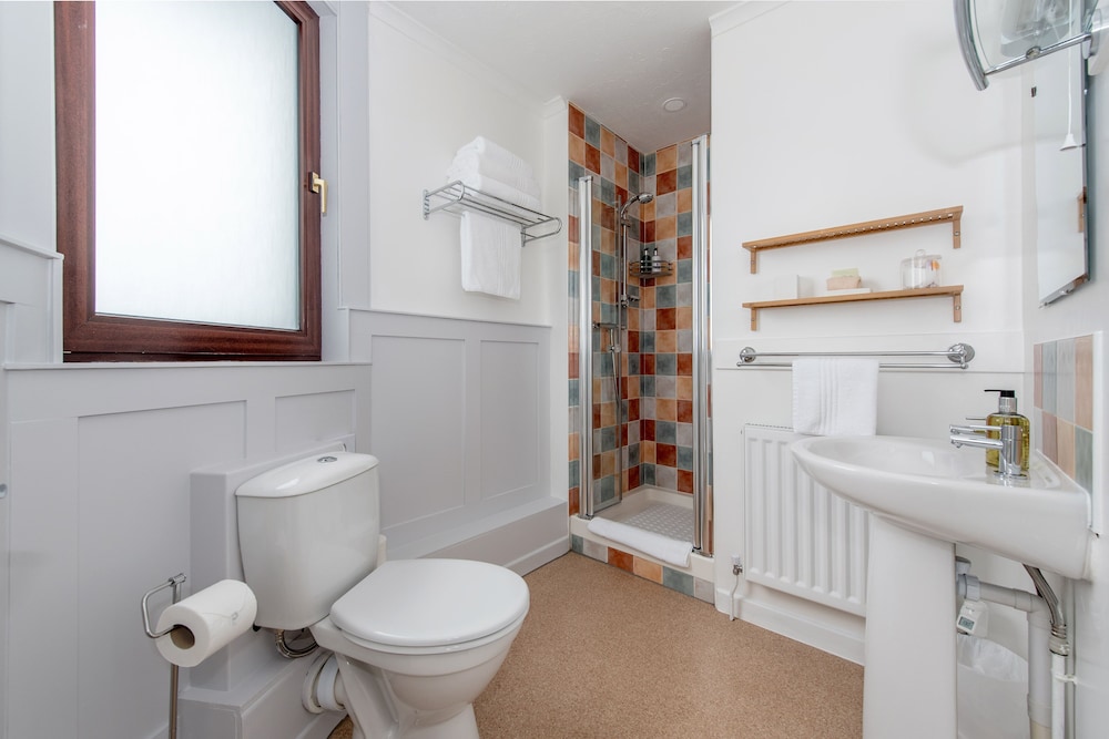 Exmoor House - Guest House 48/50