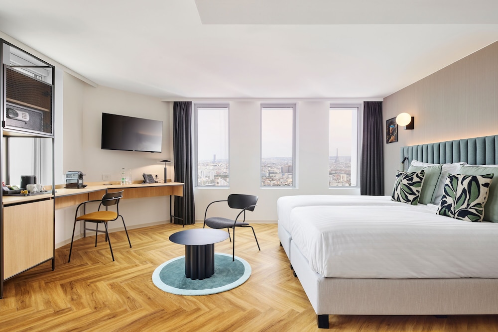 Panoramic, King Bed, Eiffel View، H4 Wyndham Paris Pleyel 3/5