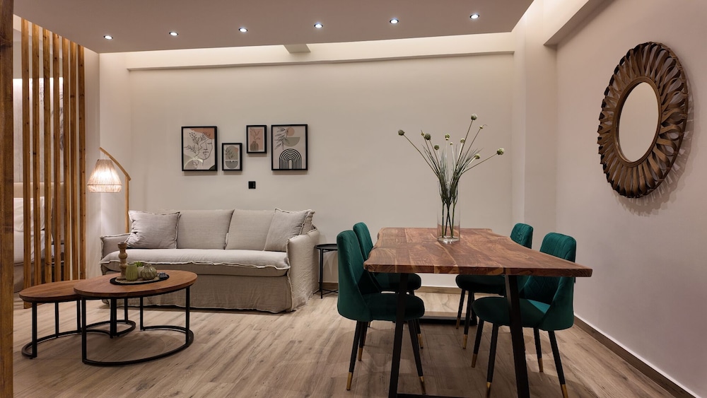 Euphoria Apartments 35/56
