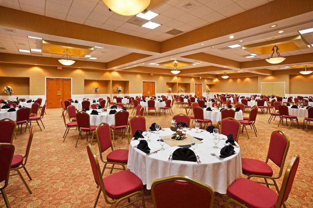 Holiday Inn Johnson City 61/79