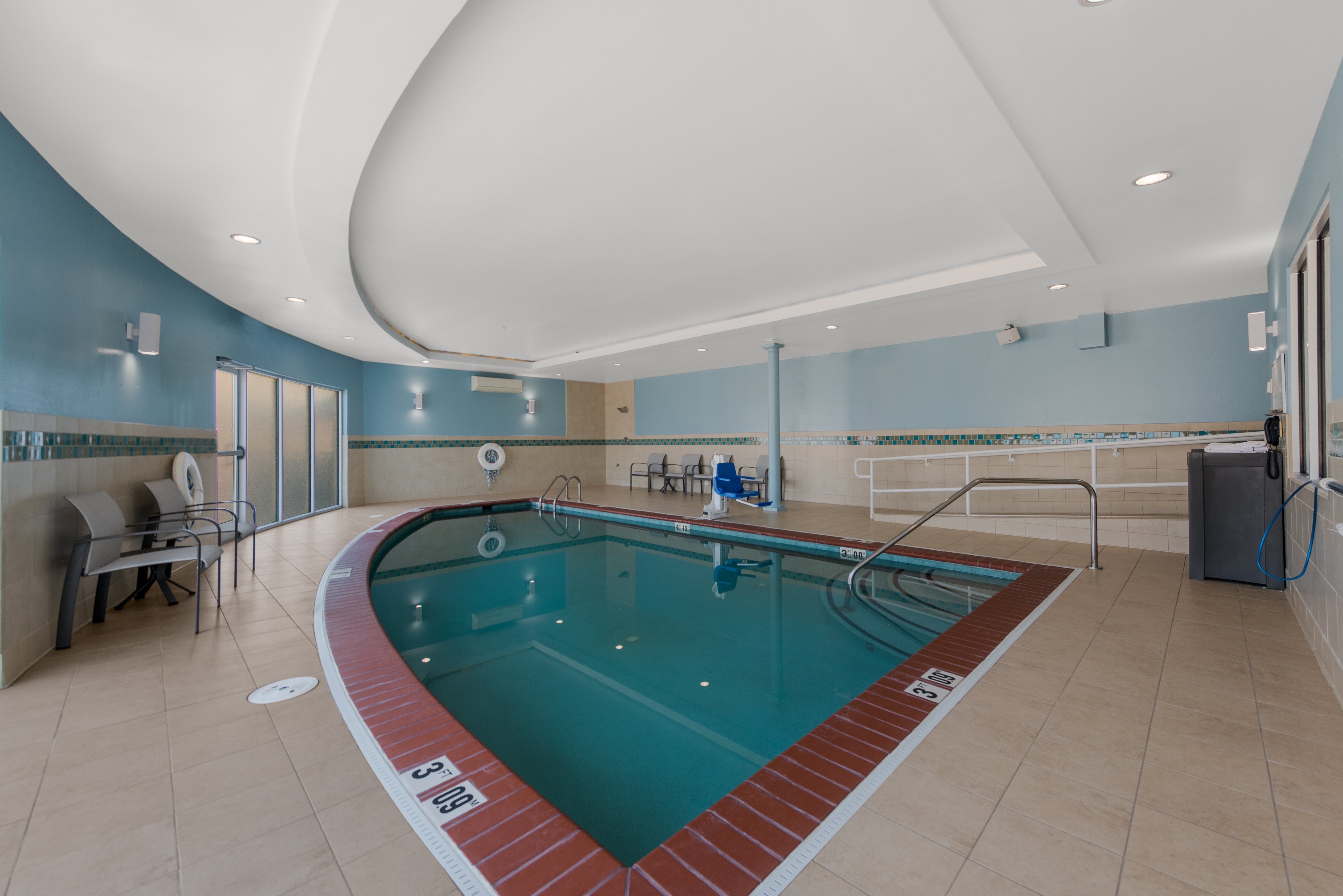 Holiday Inn Express Hampton Coliseum Central 38/80