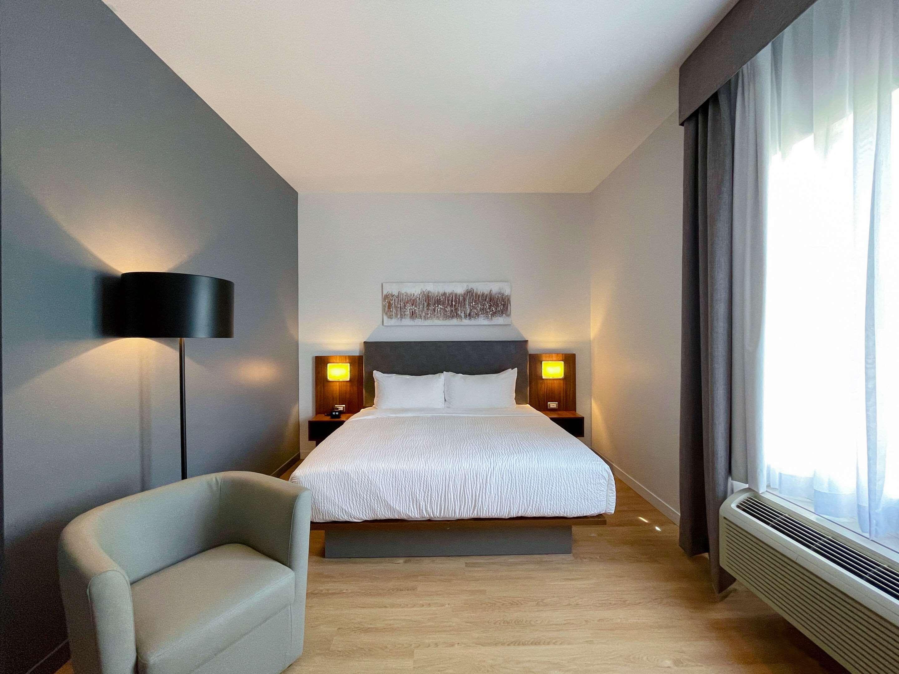 Room, King Bed, Accessible