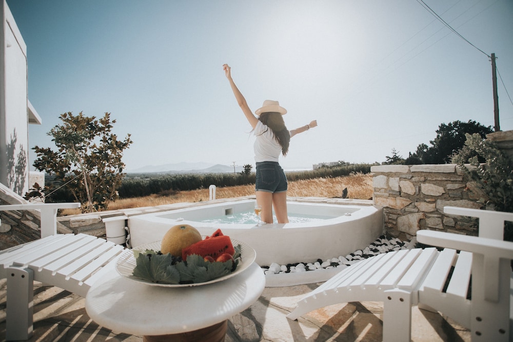 Aeolos Luxury Villas And Suites 68/71