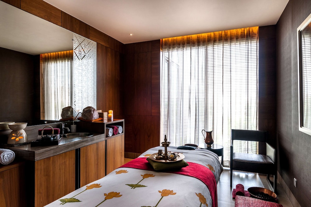 HYATT AHMEDABAD 24/50