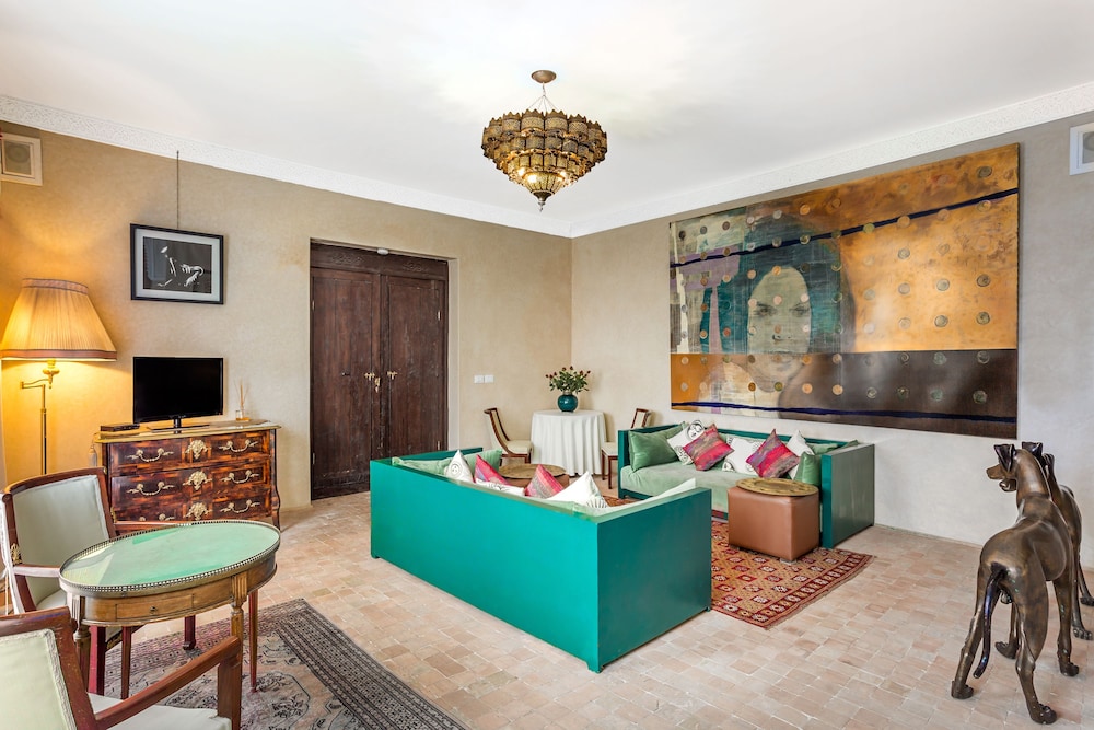 Palais Khum Boutique Hotel & Spa 64/72