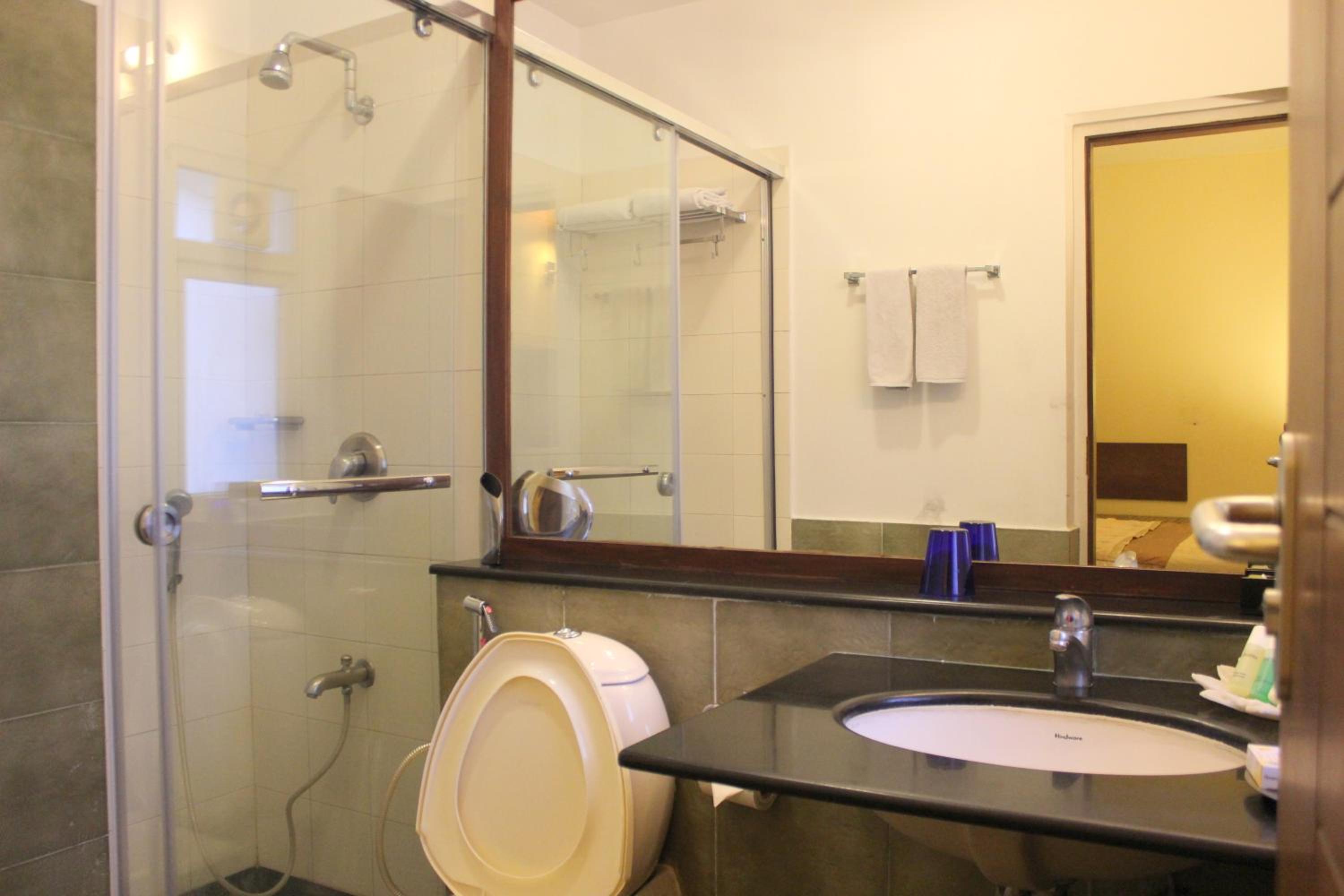 جناح جونيور بسرير كينج، juSTa Indiranagar 3/3