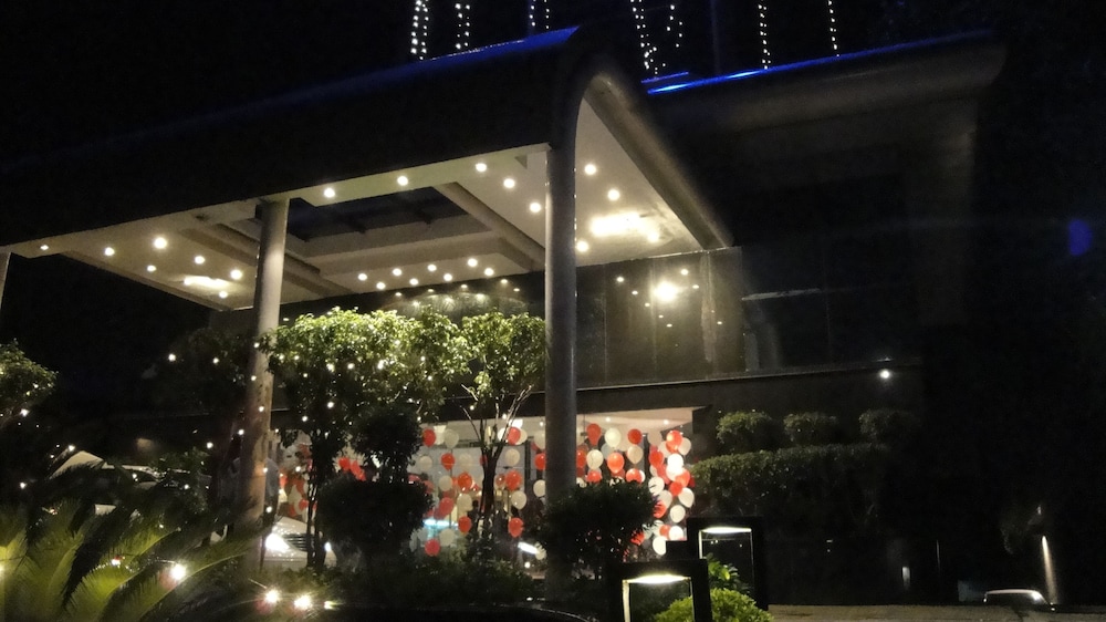 The Maya Hotel 2/50