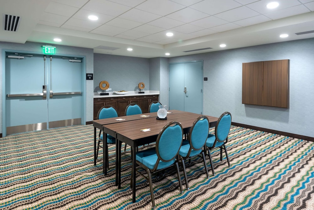 Hampton Inn Baltimore Bayview Campus 56/67