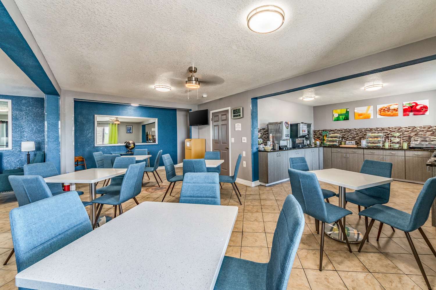 Quality Inn I-10 East near Frost Bank Center 28/42