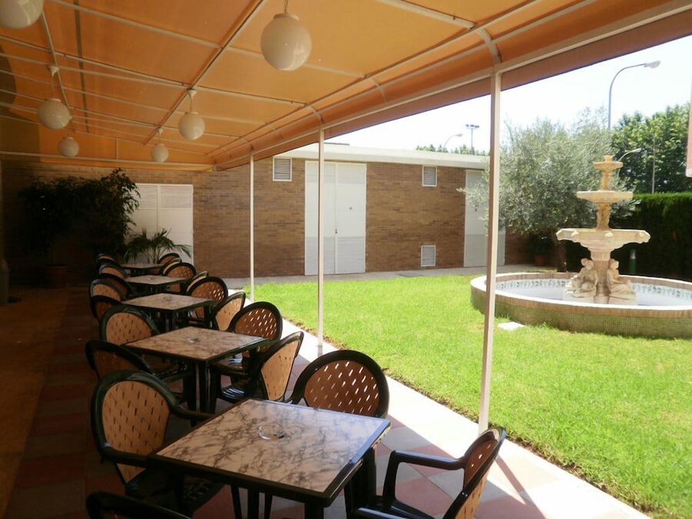 Hotel Bartos 42/44
