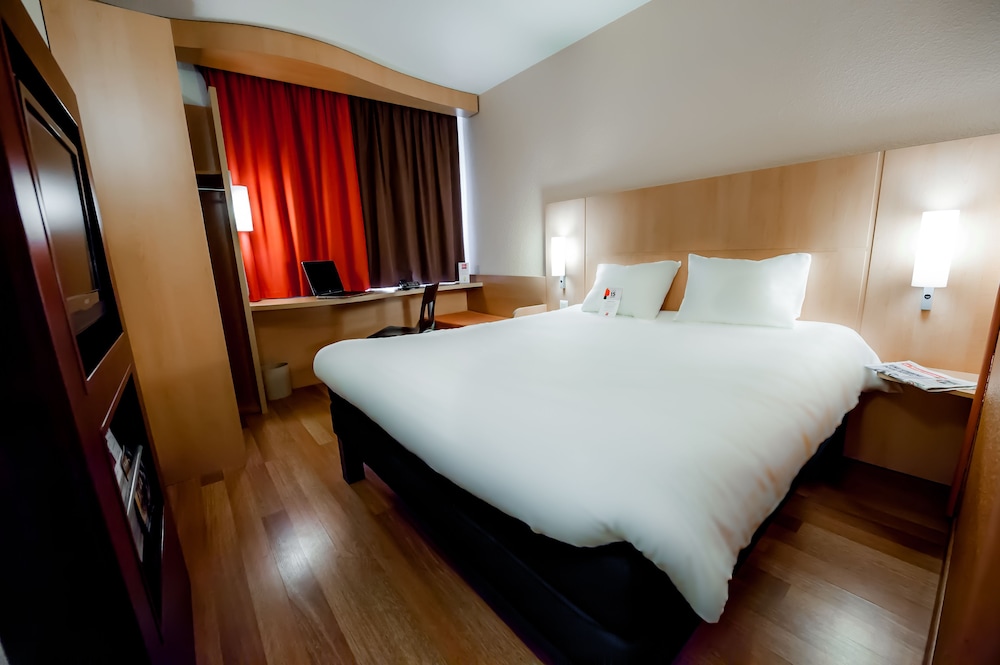 Ibis Vannes 12/59