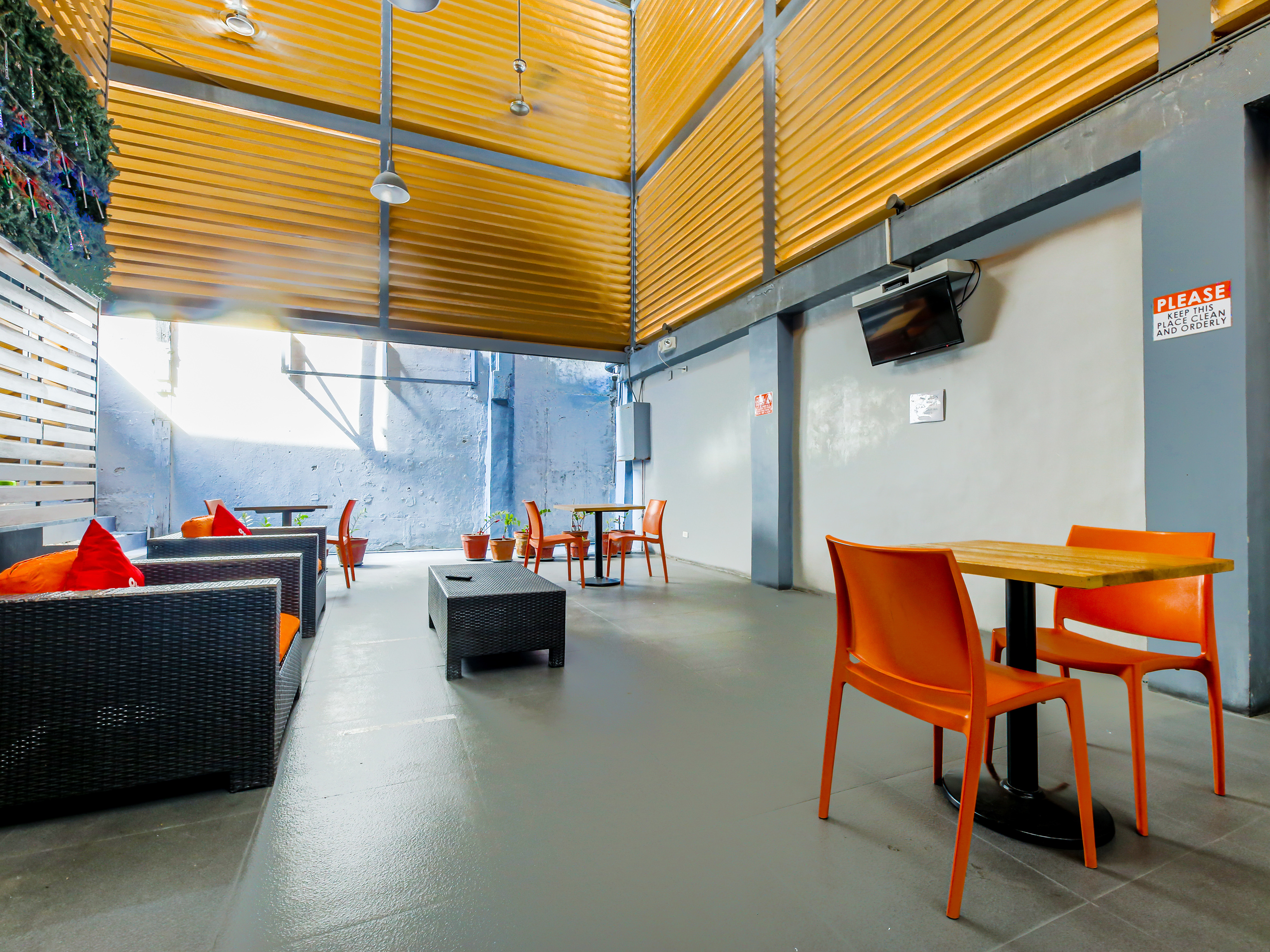 Metro Deluxe Residences 43/50