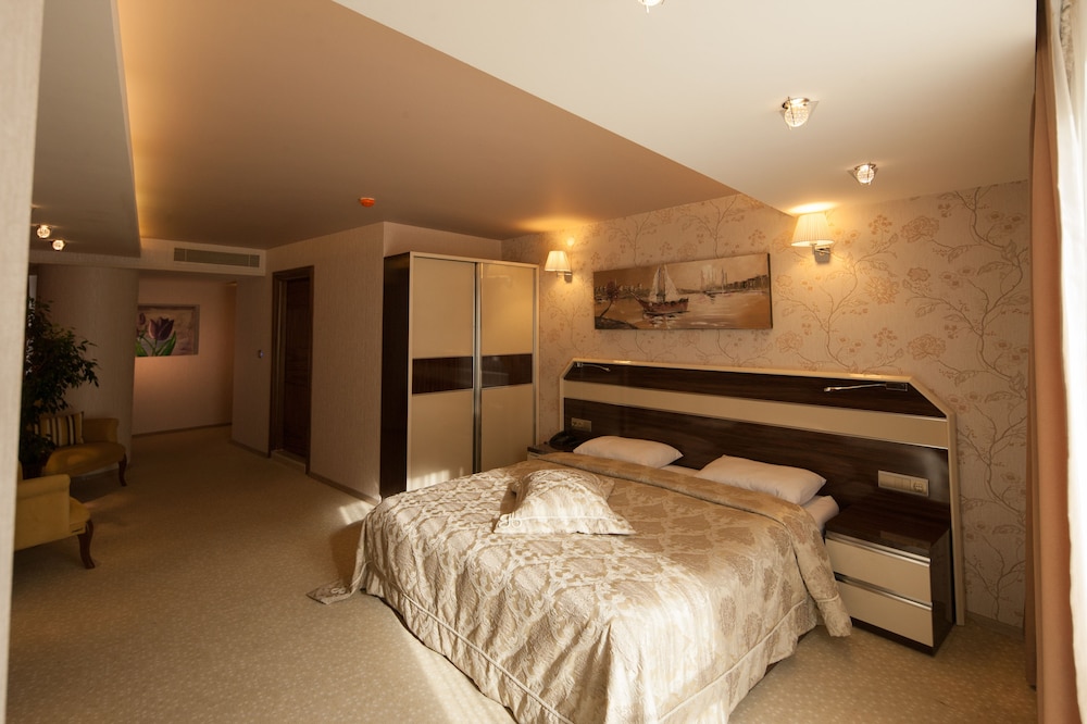 Armin Hotel 18/38